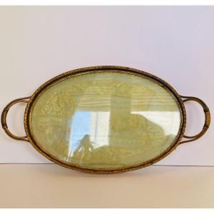 Plateau en laiton et broderie sous verre